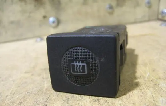 Volkswagen Golf III Windscreen/window heater switch