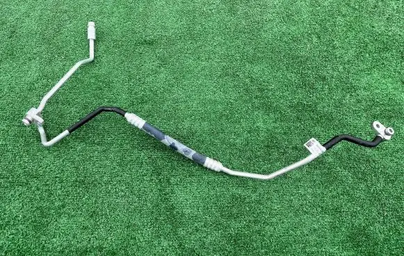 Audi A4 S4 B9 Air conditioning (A/C) pipe/hose 8W1820720F