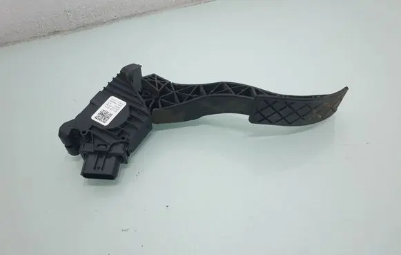 Volkswagen PASSAT B8 Accelerator throttle pedal 5Q1723503K