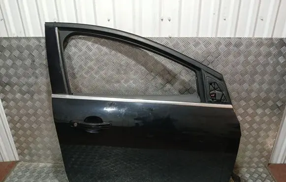Ford Focus Front door