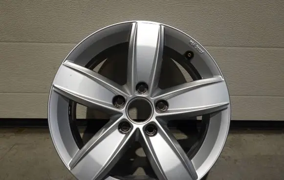 Volkswagen Beetle A5 R16 alloy rim 5C0071496