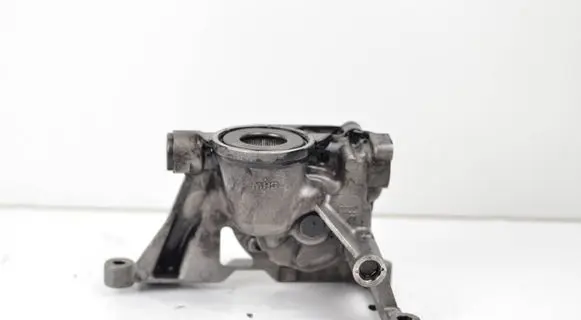 Audi A6 S6 C6 4F Oil pump 059115105H