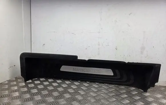 Mercedes-Benz Vito Viano W447 Front sill trim cover A4476801906