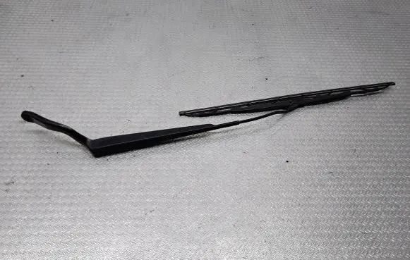 Ford Fiesta Windshield/front glass wiper blade 2S6117526AC