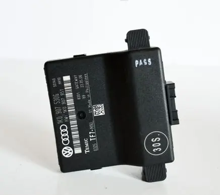 Audi A3 S3 8P Gateway control module 1K0907530G