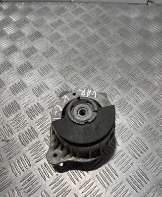 Engine mount bracket