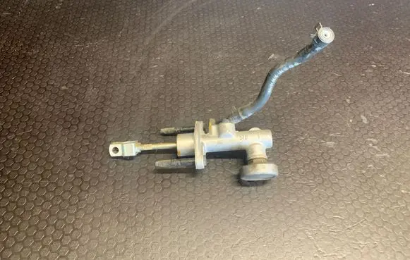 KIA Sorento Master brake cylinder 