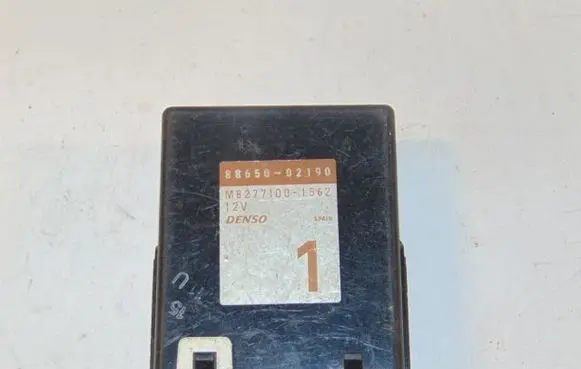 Toyota Corolla E110 Air conditioner control unit module 8865002190 MB2771001562