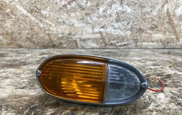 Bentley T2 Front indicator light 