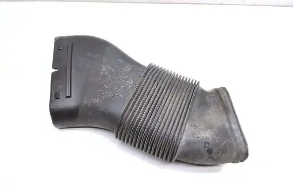 Mercedes-Benz E W211 Air intake duct part A6110940487