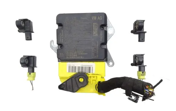 Audi A3 S3 8V Airbag control unit/module 5Q0959655N 5Q0959651