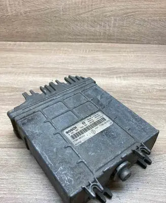 Renault Laguna I Engine control unit/module ECU 7700105952 0281001766