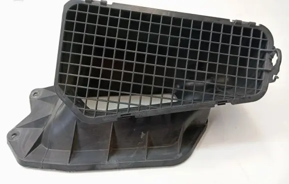 Porsche Macan (95B) Air intake duct part 8K2819904