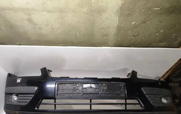 Ford Focus Front bumper 4M5117757A LKN0097A