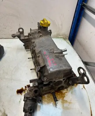 Renault Thalia I Engine head