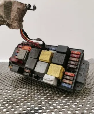 Mercedes-Benz C W203 Fuse module 2035451001 5DK00797350
