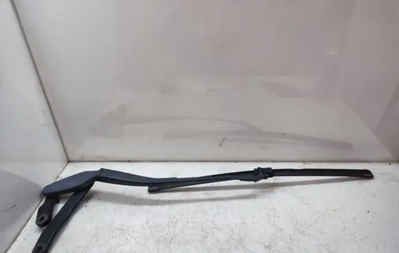 Mercedes-Benz CLS C218 X218 Front wiper blade arm