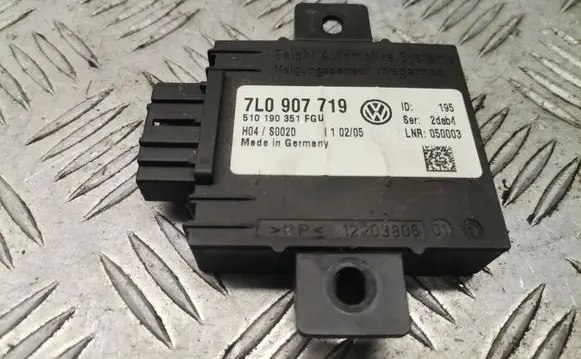 Volkswagen Touareg I Alarm control unit/module 7l0907719