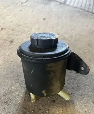 Nissan Almera N16 Power steering fluid tank/reservoir