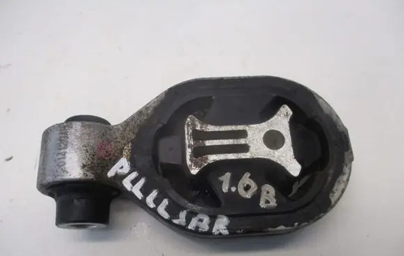 Nissan Pulsar Gearbox mounting bracket