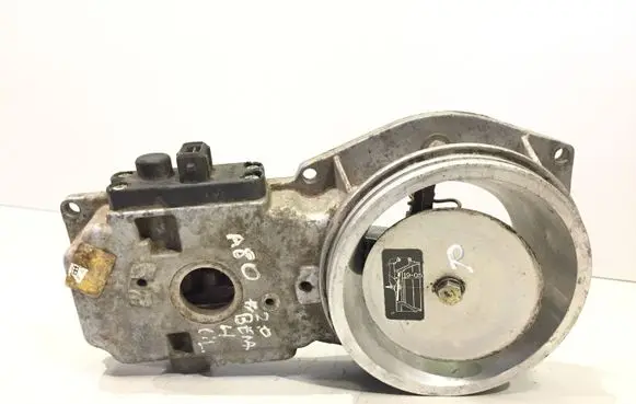 Audi 80 90 B3 Fuel distributor 026133353 0438121011