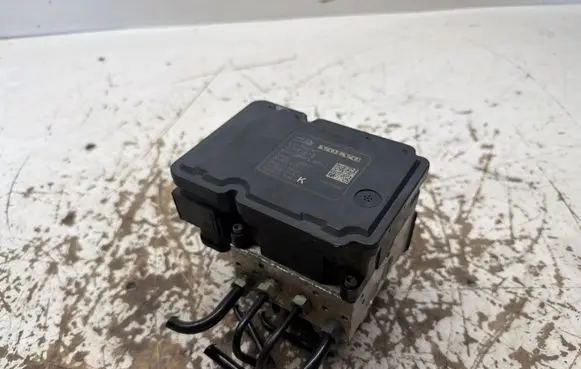 Volvo XC60 ABS Pump 30681619