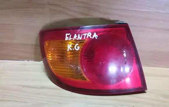 Hyundai Elantra Rear/tail lights