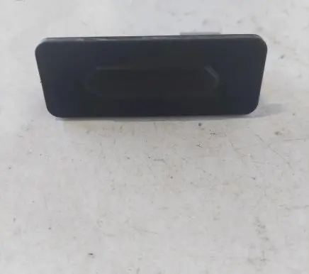 Tailgate opening switch