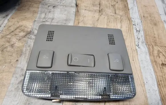Audi A2 Front seat light 8Z0947111