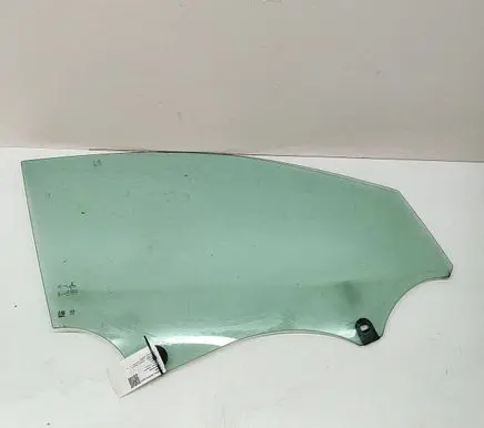 Peugeot 3008 II Front door window glass four-door 9811413680