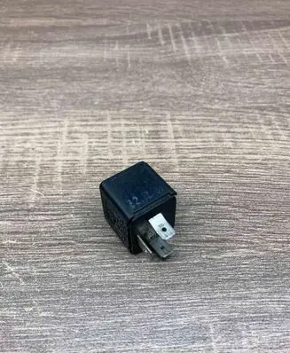 Opel Astra F Other relay 90240665 895262