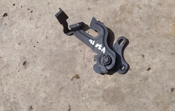 Volvo S80 Engine bonnet (hood) release handle 30779840