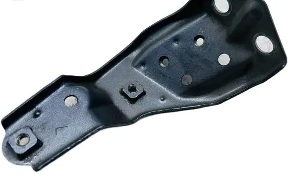 Toyota Avensis T270 Fender mounting bracket OYT26180
