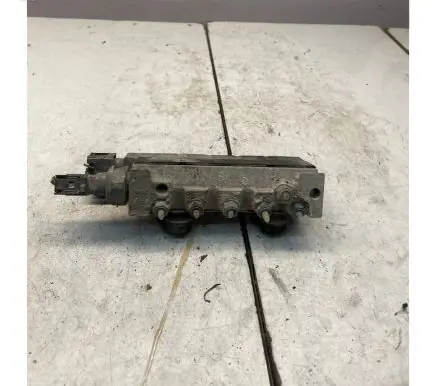 Mercedes-Benz S W220 Air suspension valve block A2203200256