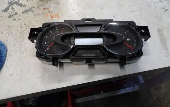 Renault Trafic III (X82) Speedometer (instrument cluster) 248100572R LESJ176366 VPFRRF10849SJ