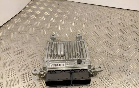 Mercedes-Benz C W204 Engine control unit/module A6519007500 28336101 A0064461540