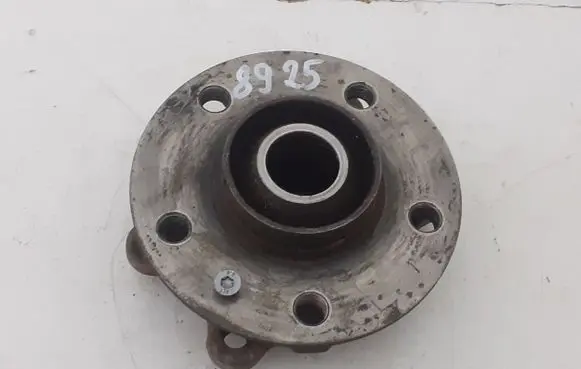 Audi A5 8T 8F Front wheel hub 8K0407615B