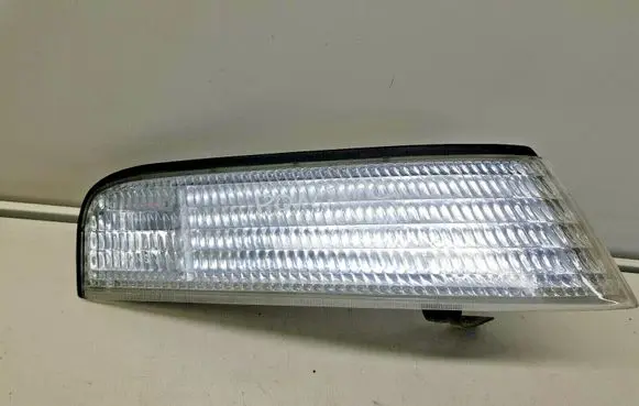 Pontiac Trans Sport Front reflector 165111521AE