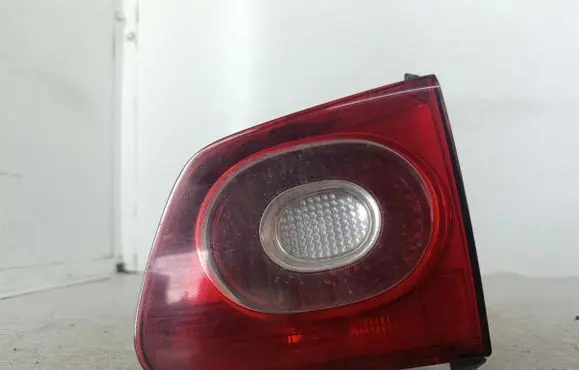 Volkswagen Tiguan Tailgate rear/tail lights 5N0945094C
