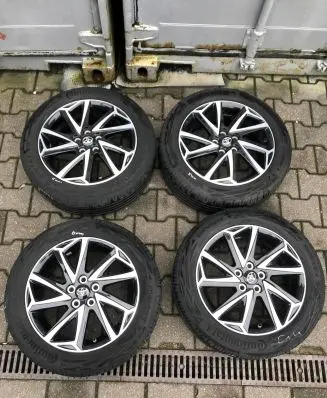 Toyota Yaris XP210 R16 steel rim 