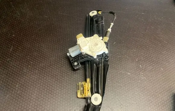 BMW 7 F01 F02 F03 F04 Rear door window regulator motor 7046032 985159102