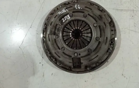 Mini One - Cooper R57 Clutch set kit 8600687 8600688