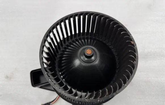 Volvo XC90 Heater fan/blower F011500123