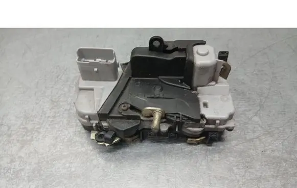 Citroen Xsara Picasso Front door lock 