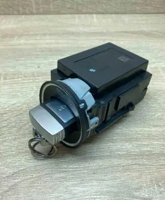Volkswagen PASSAT B6 Ignition lock 3C0905843T 33303401 WithKEY