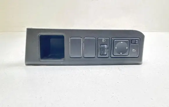 Nissan Note (E11) Wing mirror switch 684859U000 P10971 93182CD000