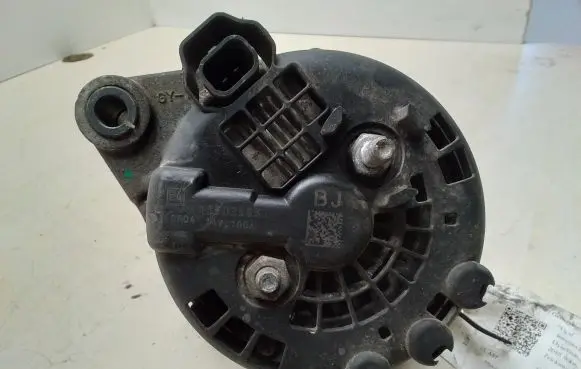 Opel Insignia A Generator/alternator 13502583 14V100A