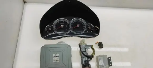 Subaru Legacy Engine ECU kit and lock set 88215AG000 31711AH770 88035AG010