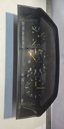 Speedometer (instrument cluster)