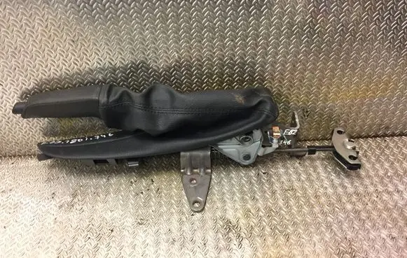 BMW 1 E82 E88 Hand brake release handle 6764924